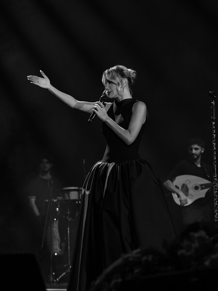 Röya 25 illik hesabatını verdi - FOTOLAR