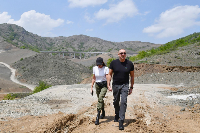 İlham Əliyevin ilk dəfə Azərbaycan Prezidenti seçilməsindən 20 il ötür