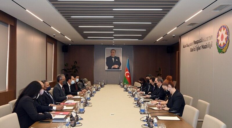 Ceyhun Bayramov Malayziya XİN başçısının müavini ilə görüşdü