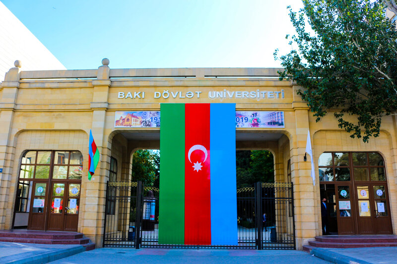 Azərbaycan bayrağına hörmətsizlik edən tələbə BDU-dan qovuldu - RƏSMİ