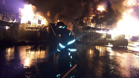 FHN "Sobsan" boya fabrikindəki yanğının görüntülərini yayımladı - YENİLƏNİB+FOTO/VİDEO