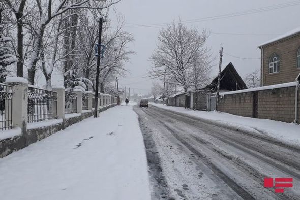 Bu rayonlara güclü qar yağdı: Yollar buz bağladı - FOTO