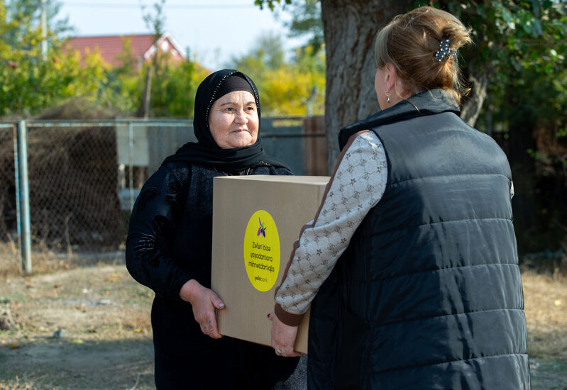 Yelo Bank Xocavənddə yaşayan şəhid ailələrinə Zəfər sovqatı təqdim edib - FOTOLAR