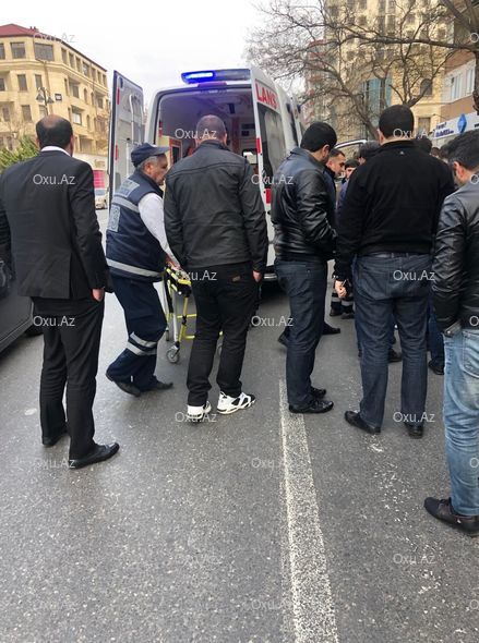 Bakıda ağır qəza: Motosiklet "Volkswagen"lə toqquşdu - FOTO