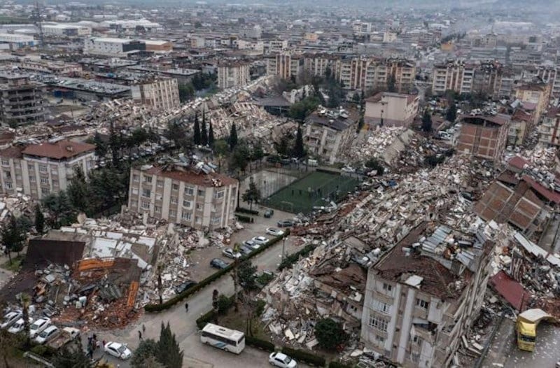 Türkiyədə zəlzələdə həlak olanların sayı 30 minə çatır - YENİLƏNİR