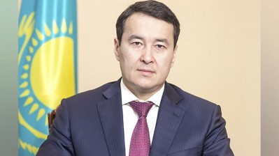 Qazaxıstanın baş naziri Bakıya gəldi
