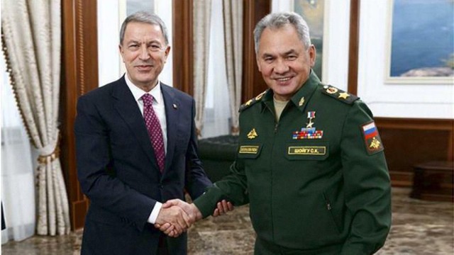Hulusi Akar Şoyqu ilə telefonla danışdı