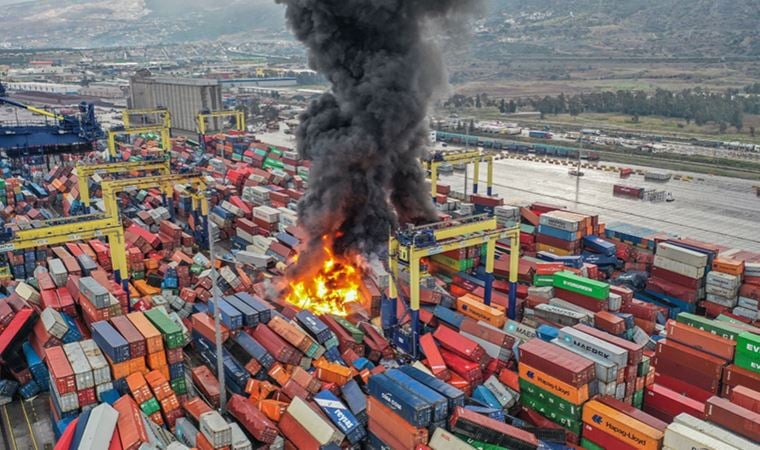 Türkiyə limanında yanğın söndürüldü