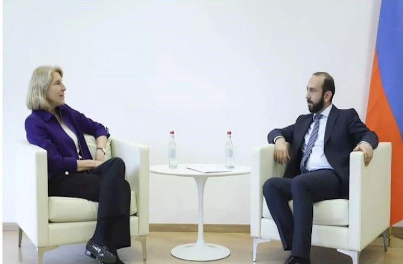 Karen Donfrid Mirzoyanla danışdı