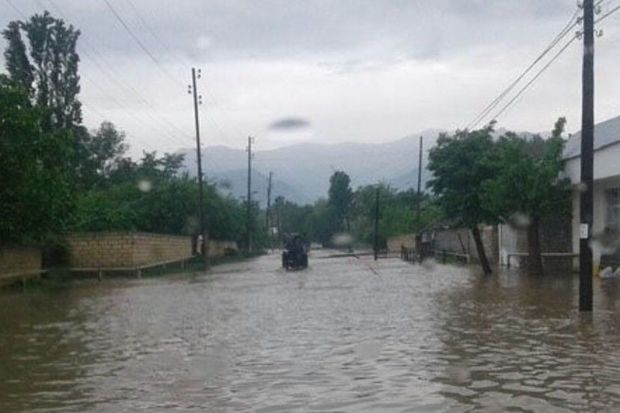 Bu ölkədə sel 21 nəfərin həyatına son qoydu