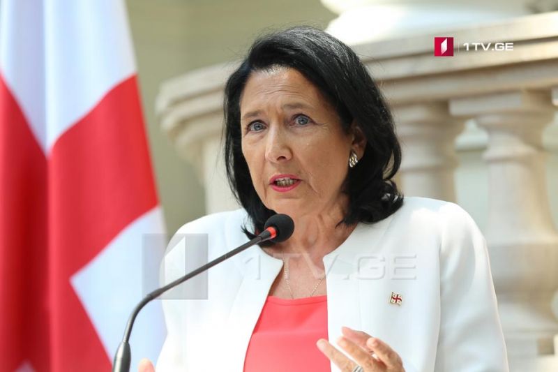 Gürcüstan Prezidenti Rusiyaya uçuşlara görə 