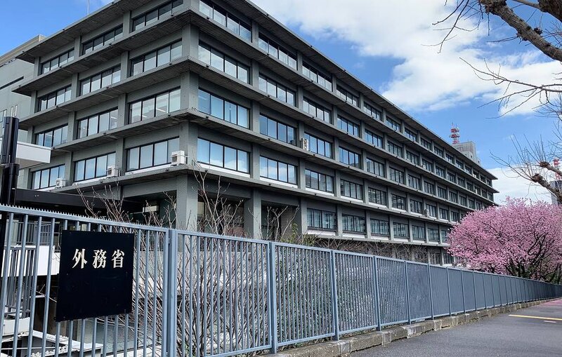 Yaponiya hökuməti tam tərkibdə istefa verdi