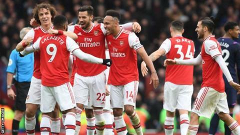 İngiltərə futbolunda DİRÇƏLİŞ: "Arsenal" məşqlərə başladı