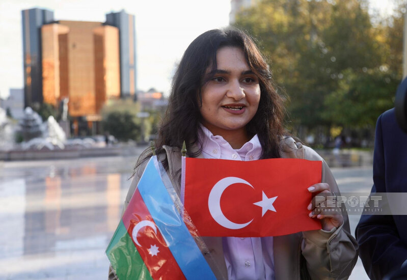 Bakıda Zəfər Günü münasibətilə hərbçilərin yürüşü keçirilir - FOTO