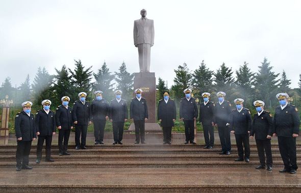 Azərbaycan ordusu Heydər Əliyevi vəfatının ildönümündə yad etdi- FOTO