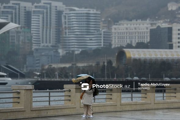 Göydən nur yağır - Bakı küçələrindən FOTOREPORTAJ