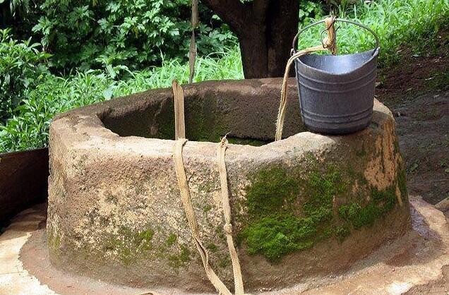 Salyanda 4 yaşlı uşaq su quyusuna yıxılaraq ölüb