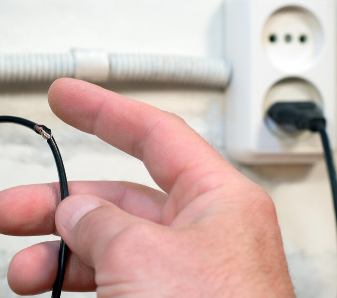 Qəbələdə 11 yaşlı uşağı elektrik cərəyanı vuraraq öldürdü