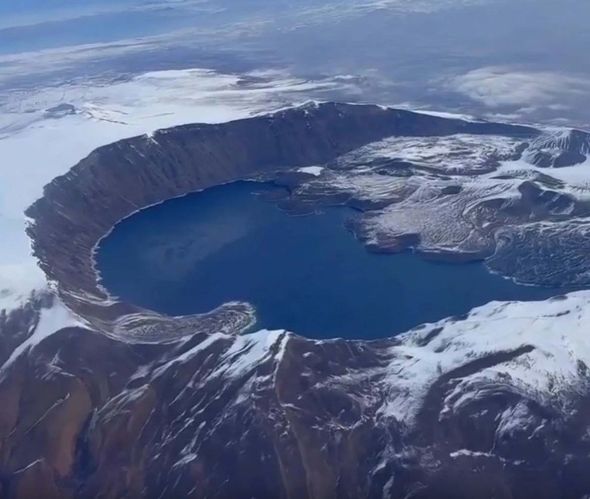 Türkiyədəki Nemrud krater gölünün qış mənzərəsi - FOTO