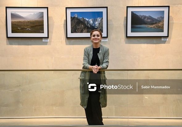 Tək səyahət edən, meşələrin içində gizlənmiş kəndləri kəşf edən azərbaycanlı xanımla MÜSAHİBƏ + FOTO