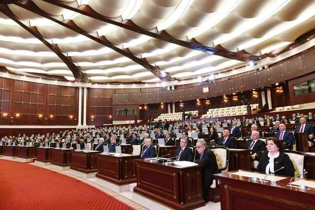 Parlamentin iclasının vaxtı dəyişdirildi