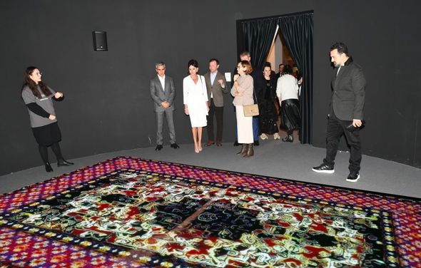 Birinci vitse-prezident 8-ci Moskva Beynəlxalq Müasir İncəsənət Bienallesi ilə tanış olub - FOTO
