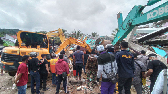 İndoneziyada dəhşətli zəlzələ: 600 yaralı – FOTO/VİDEO