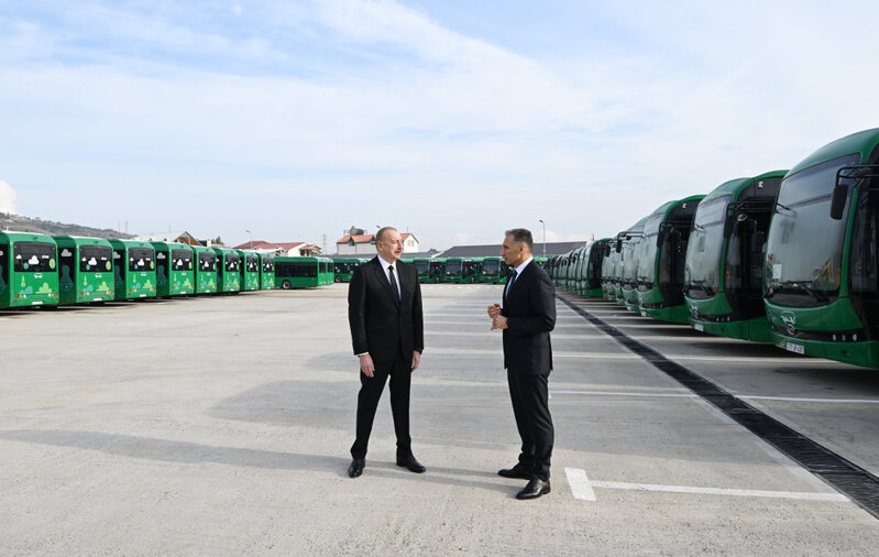 Prezident Zığ Elektrik Avtobus Parkının fəaliyyəti ilə tanış olub - FOTOLAR