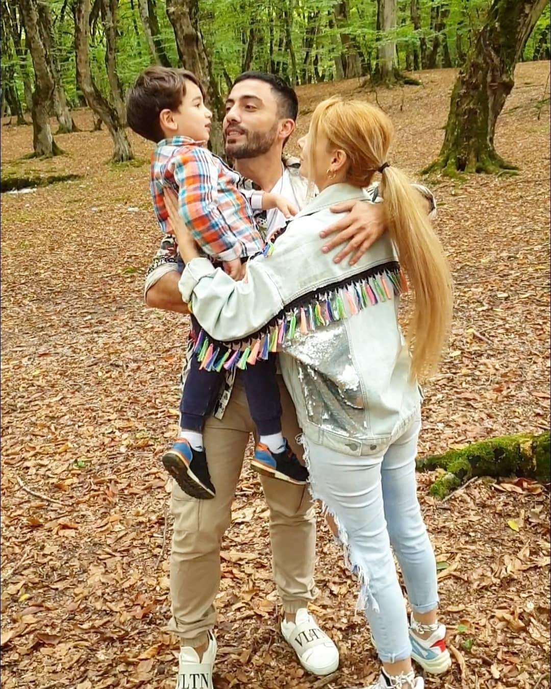 Xanımının şəklini paylaşıb, üzünü gizlətdi - FOTO