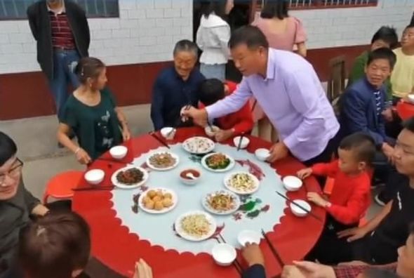 İtmiş oğullarına 38 ildən sonra qovuşan valideynlərin təsirli VİDEOsu