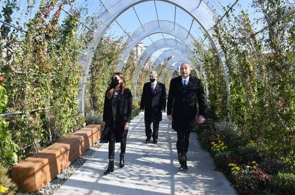 İlham Əliyev və Mehriban Əliyeva Yasamalda parkın açılışında - YENİLƏNİB+FOTO/VİDEO