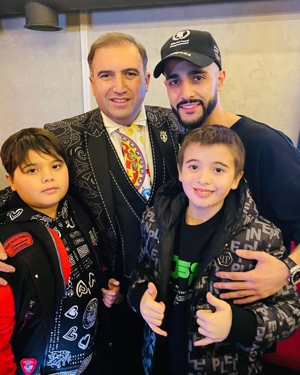 Leyla Əliyeva əkizləri və Hüseyn Həsənovla bir arada - FOTO