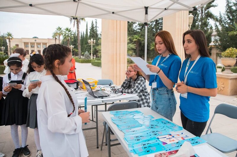 Beynəlxalq Qızlar Gününə həsr olunmuş maarifləndirmə kampaniyası başa çatdı - FOTOLAR