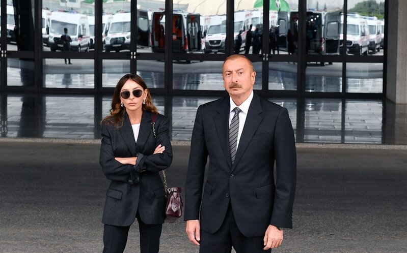 Prezidentlə xanımı Bakı Ekspo Mərkəzində sərgidə