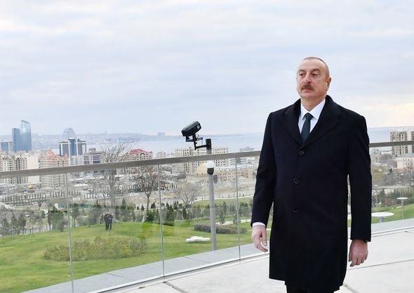 İlham Əliyev Bakıda Mərkəzi Parkın ikinci hissəsinin açılışında iştirak etdi - FOTOLAR