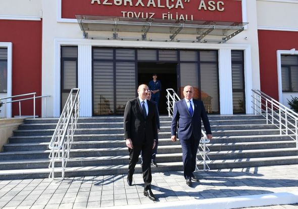 Prezident "Azərxalça" ASC-nin Tovuz filialının fəaliyyəti ilə tanış oldu - YENİLƏNİB+FOTO