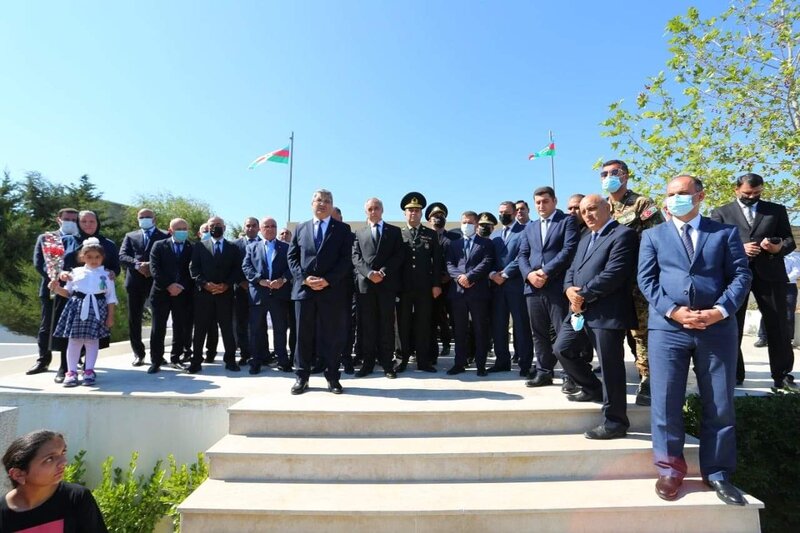 Binəqədi rayonunda Vətən Müharibəsi Şəhidlərinin xiyaban kompleksləri ziyarəti edildi - FOTOLAR