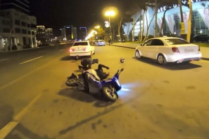 Bakıda qəzaya düşən moped sürücüsü xəstəxanada öldü