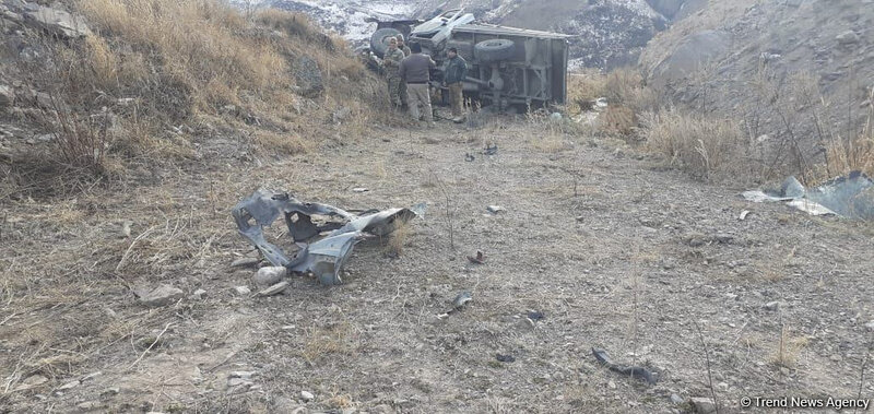 Kəlbəcərdə minaya düşən texnikaların görüntüləri - FOTO
