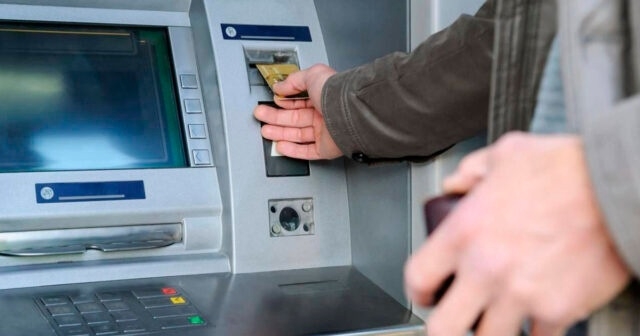 Bu şəxslərin maaşı artdı