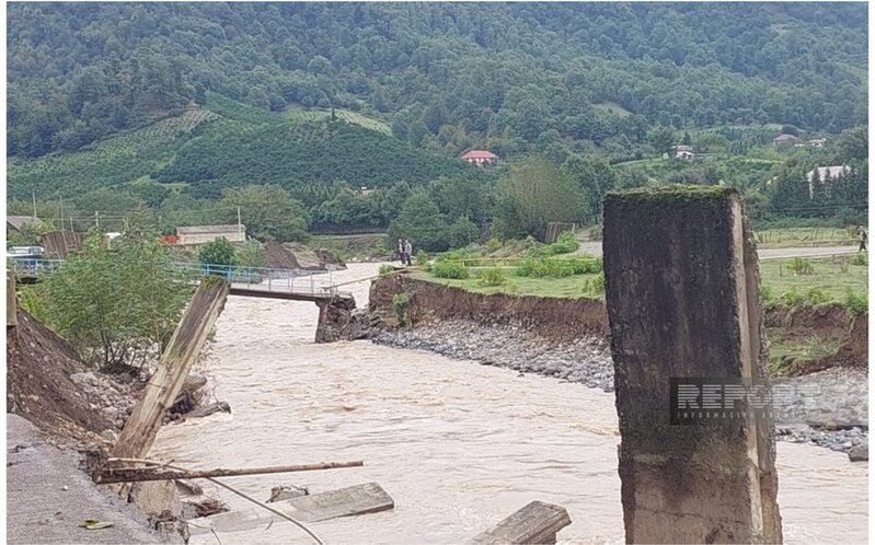 Astarada bir neçə kəndi birləşdirən yol çökdü, körpü dağıldı - FOTOLAR