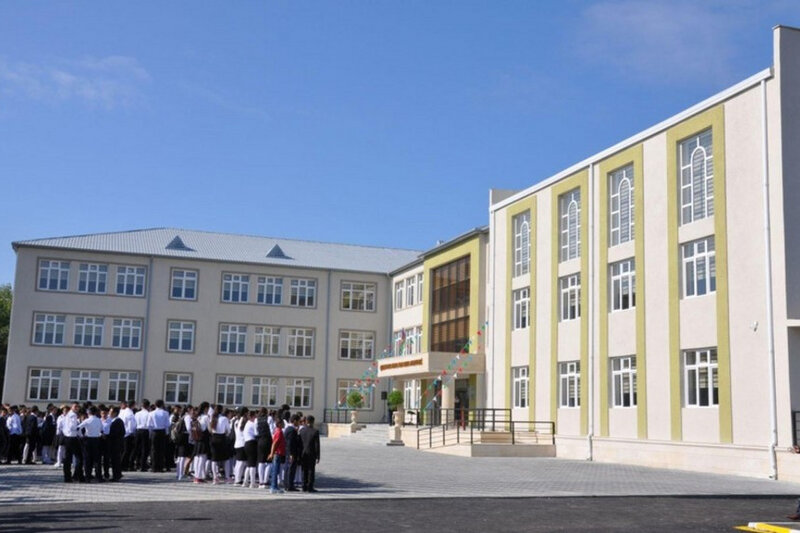 Direktorun şagirdin hicabını açması xəbəri ilə bağlı RƏSMİ AÇIQLAMA