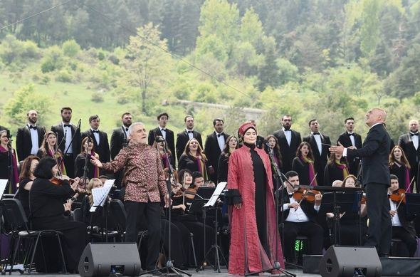 "Xarıbülbül": Tarixə düşən festival – ŞUŞADAN REPORTAJ+FOTO/VİDEO