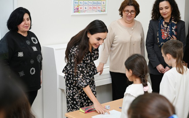 Leyla Əliyeva Bülbül adına Orta İxtisas Musiqi Məktəbində olub - FOTOLAR