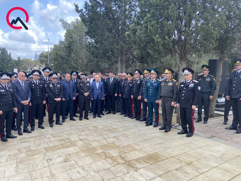 Generallar Milli Qəhrəmanın dəfnində - Fotolar