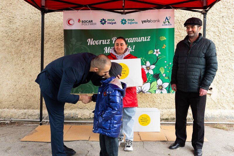 Yelo Bank-dan aztəminatlı ailələrə bayram sevinci