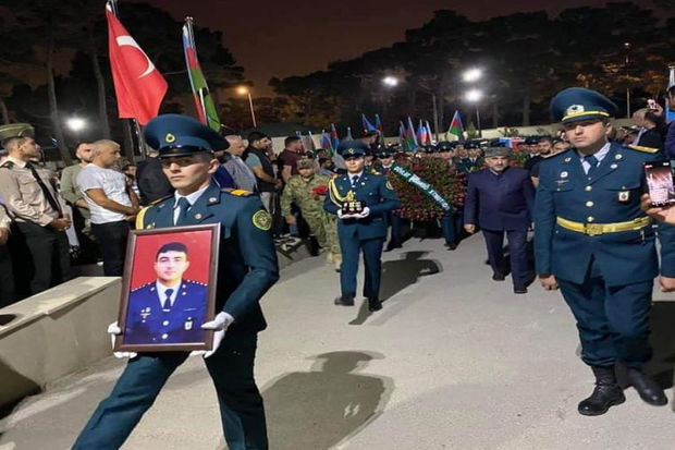 Şəhid kapitan Fərid Mehbalıyev İkinci Şəhidlər Xiyabanında dəfn olundu - FOTO
