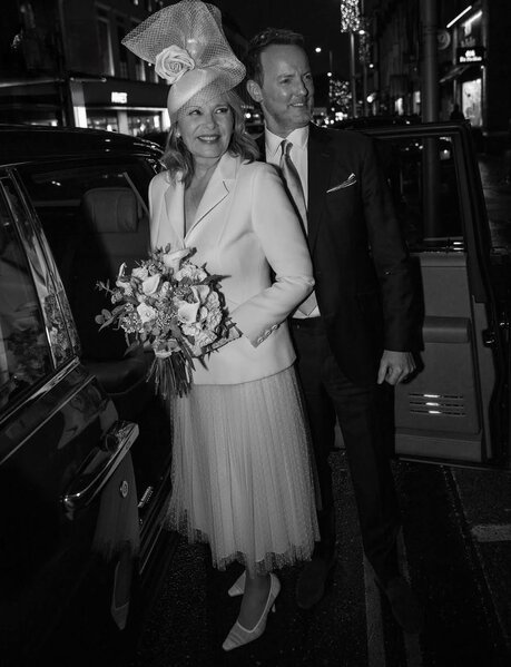 69 yaşlı məşhur aktrisa ərə getdi - FOTOLAR