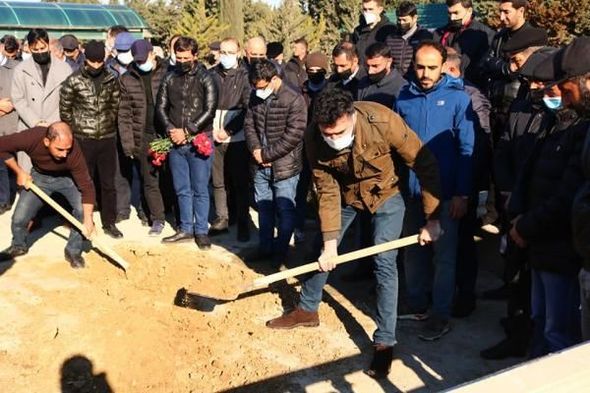Əvəz Həsənov dəfn edilidi - FOTO
