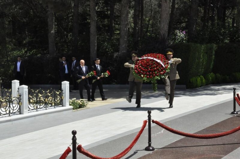 Kəmaləddin Heydərov BMMT-nin yeni Baş katibi ilə Fəxri xiyabanı ziyarət edib - FOTO